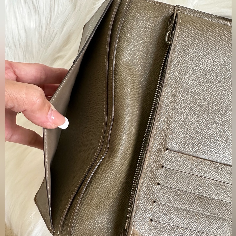 Sold Louis Vuitton Wallet Authentic - Picture 12 of 17